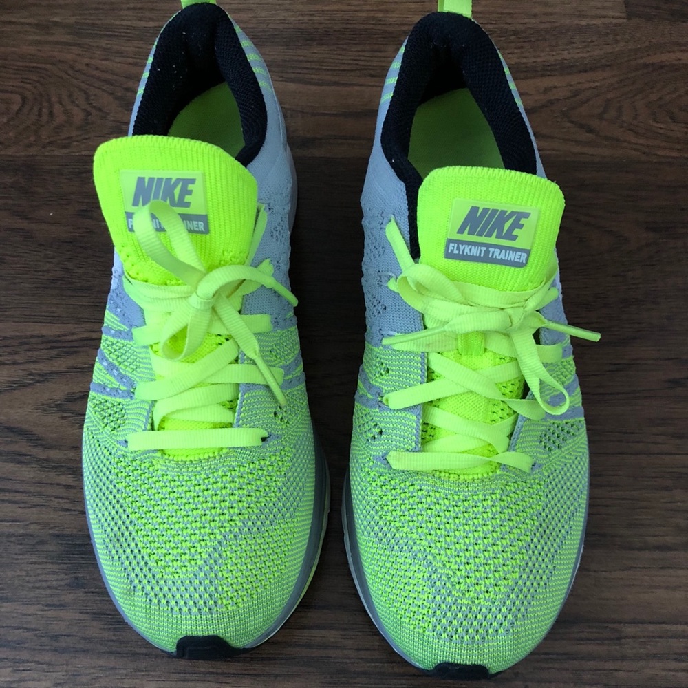⚫️SOLD⚫️ Nike Flyknit trainers - size 5 men